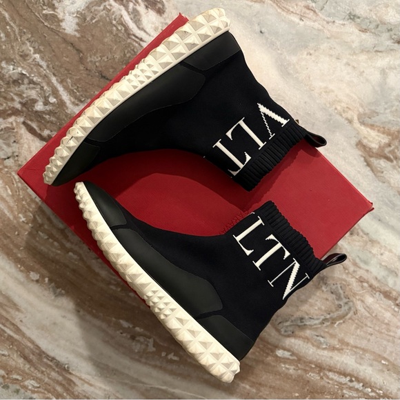 Valentino Black and White Sneaker with Box - Picture 1 of 7